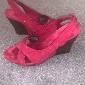 Hot pink suede Ugg women sandals!